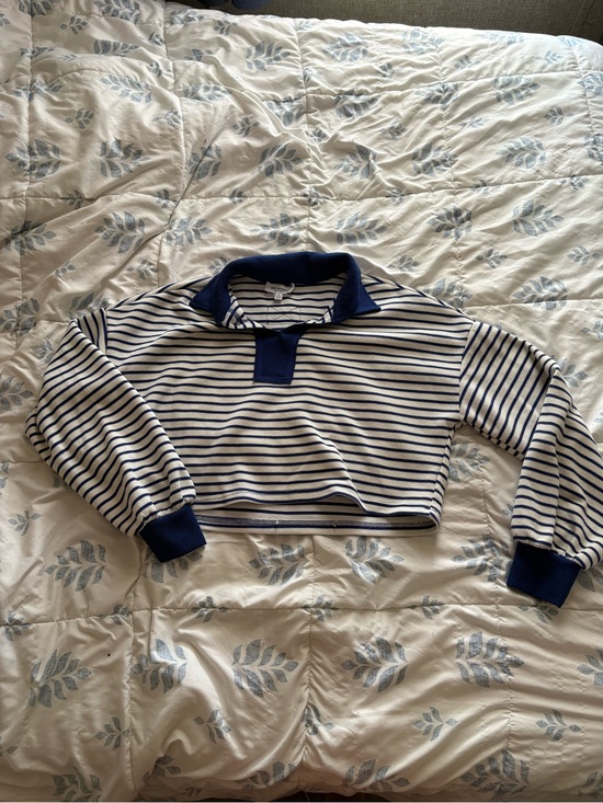 eesome Tops - ee:some Blue and White Striped Collared Cropped Sweatshirt